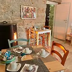Alojamento de Acomodação e Pequeno-almoço Borgo Dei Centenari *