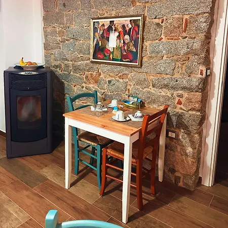 Alojamento de Acomodação e Pequeno-almoço Borgo Dei Centenari Orgosolo